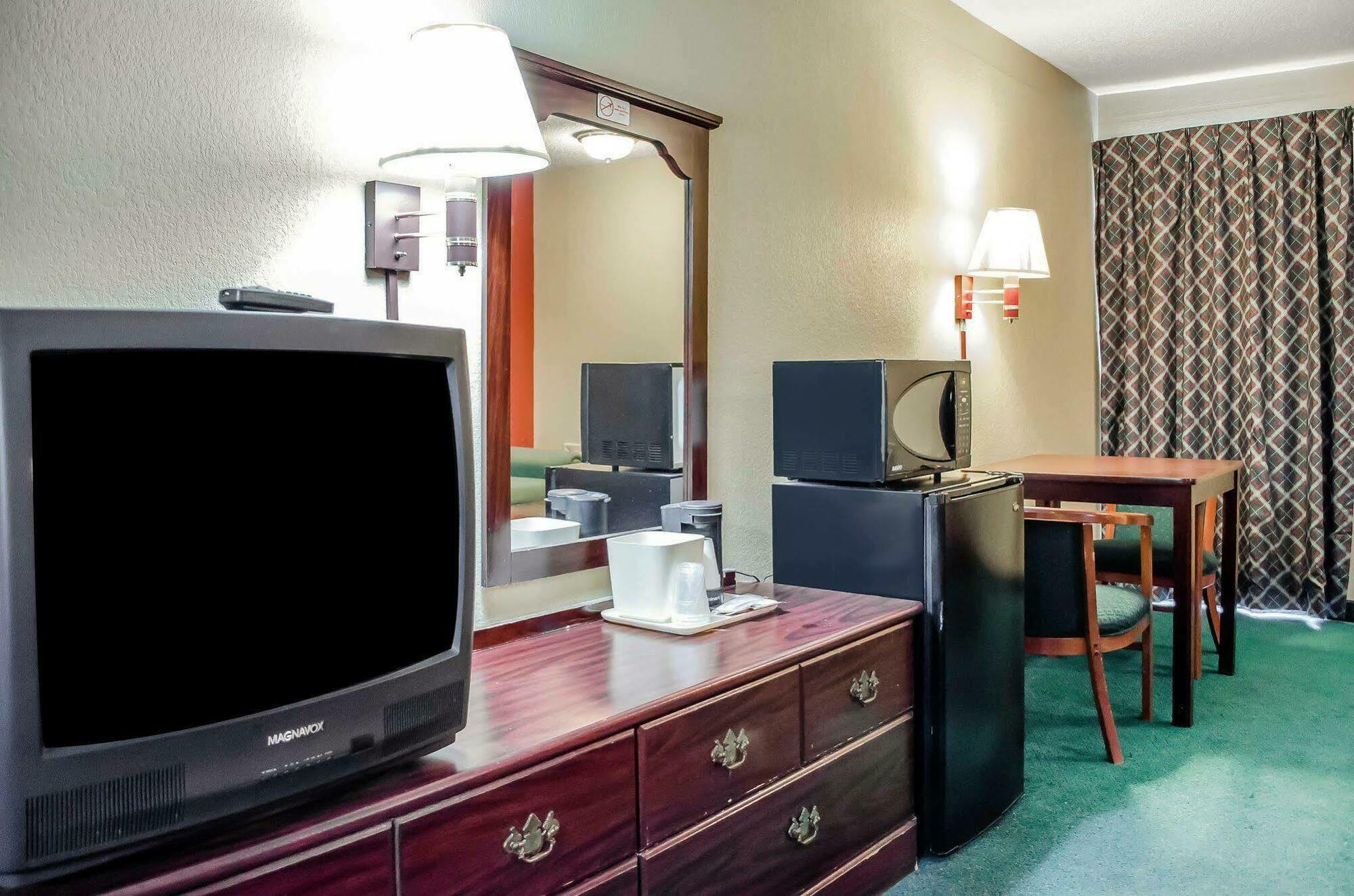 Rodeway Inn Гаррісберг Екстер'єр фото